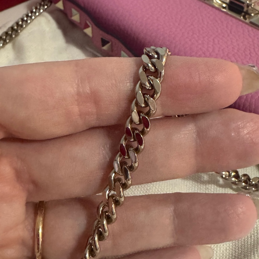 Valentino Rockstud clutch in pink, pale gold hardware, pebbled calf leather. - Picture 9 of 11